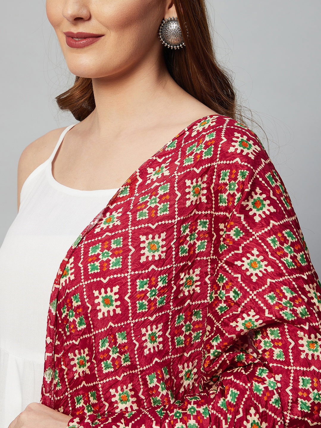 InWeave White Strappy Set - Maroon Fosilk Dupatta