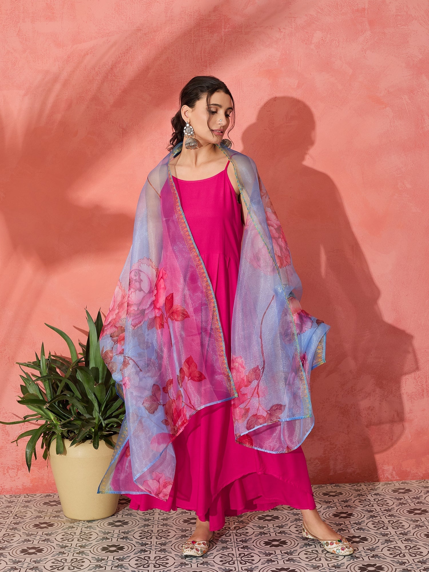 InWeave Fuchsia Strappy Set With Blue Fuchsia Organza Dupatta - Distacart