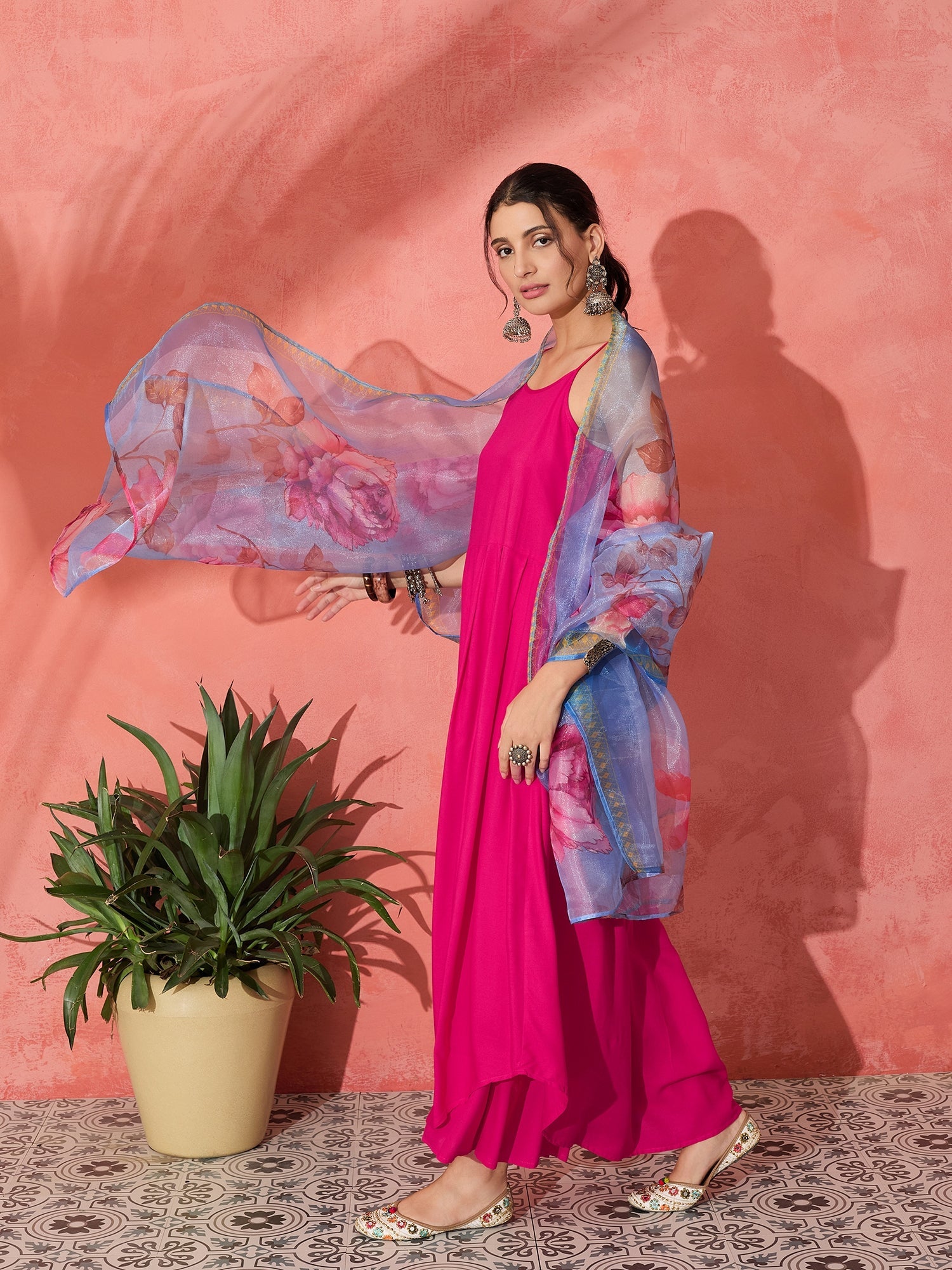 InWeave Fuchsia Strappy Set With Blue Fuchsia Organza Dupatta - Distacart
