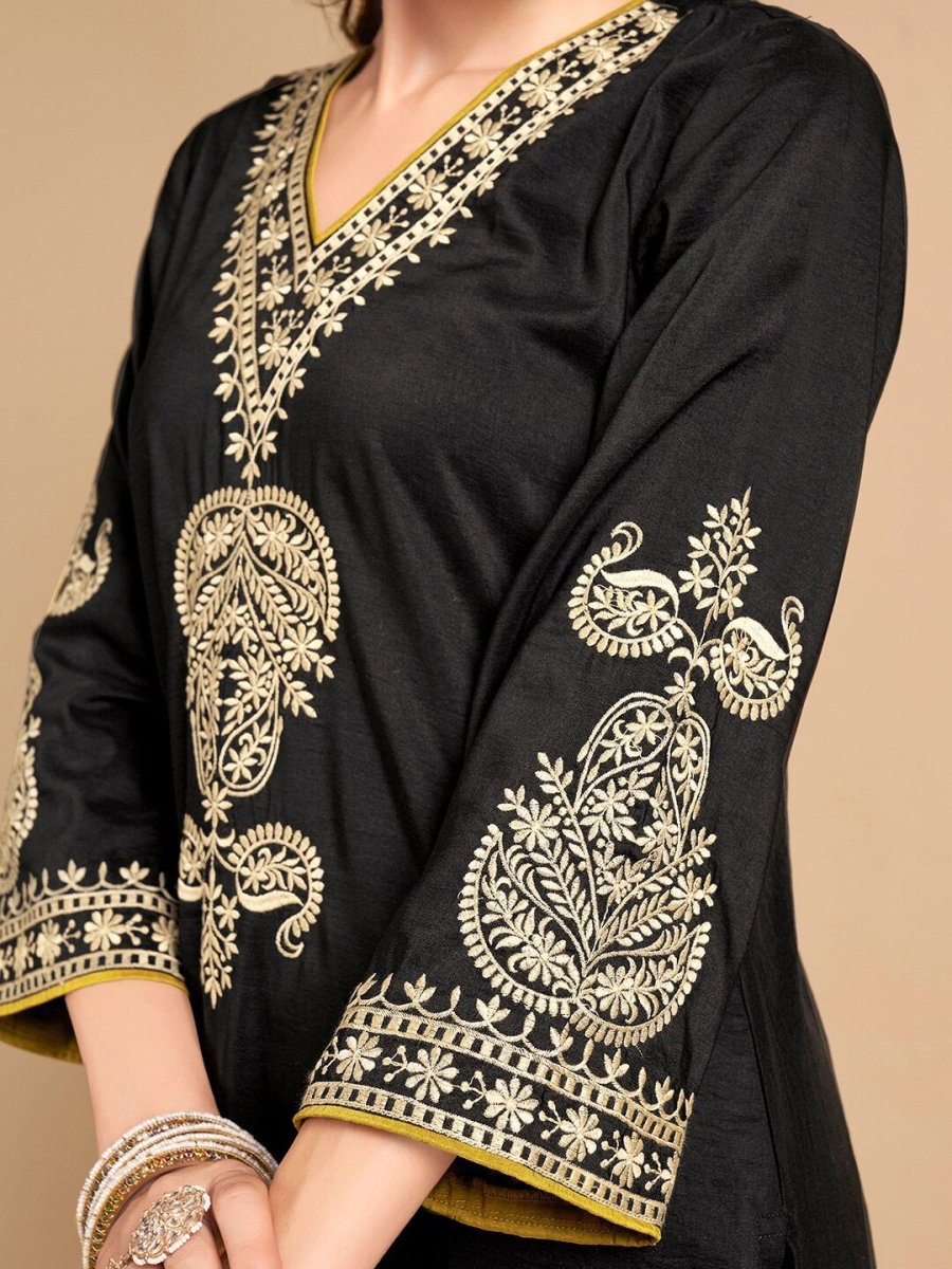 Anouk Black Embroidered Regular Thread Work Straight Kurta with Trousers