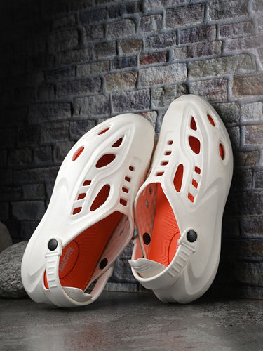 Roadster The Lifestyle Co. Men White Cushioned Comfort Clogs