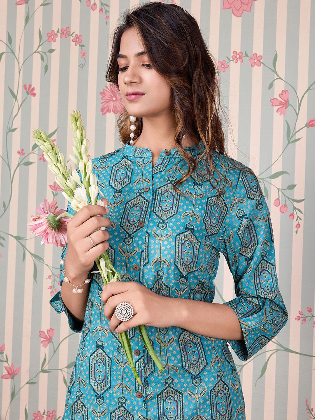 Ode by House of Pataudi Printed Regular Pure Cotton Kurta with Trousers - Distacart