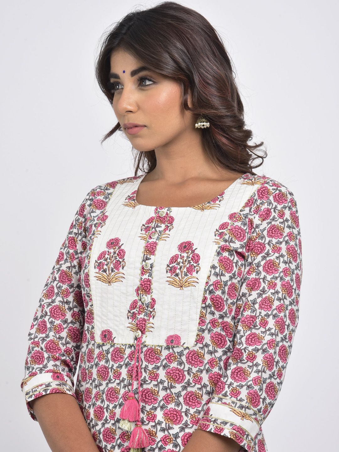 Swasti Women White Floral Printed Thread Work Floral Kurta - Distacart