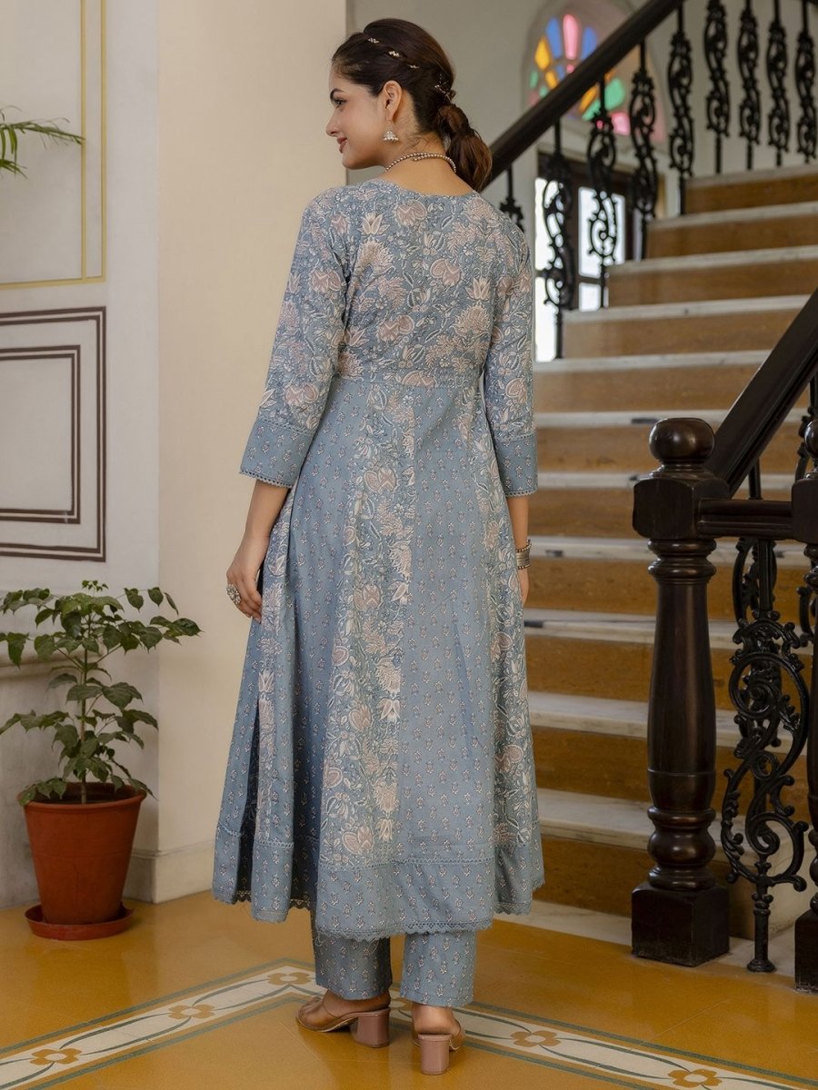 Anouk Women Floral Printed Panelled Beads and Stones Kurta with Trousers & With Dupatta
