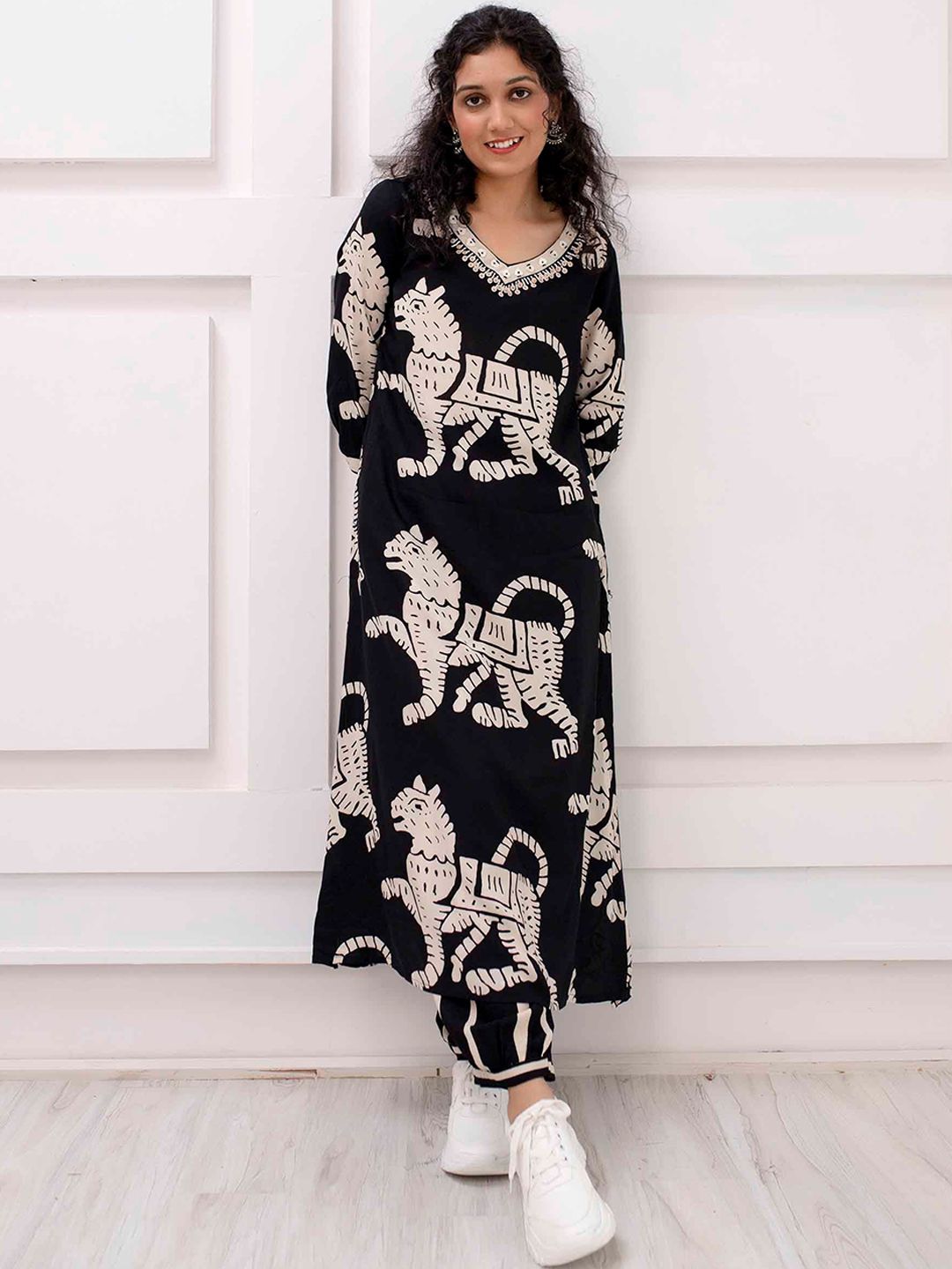 Kalini Abstract Printed V-Neck Kurta With Harem Pants - Distacart