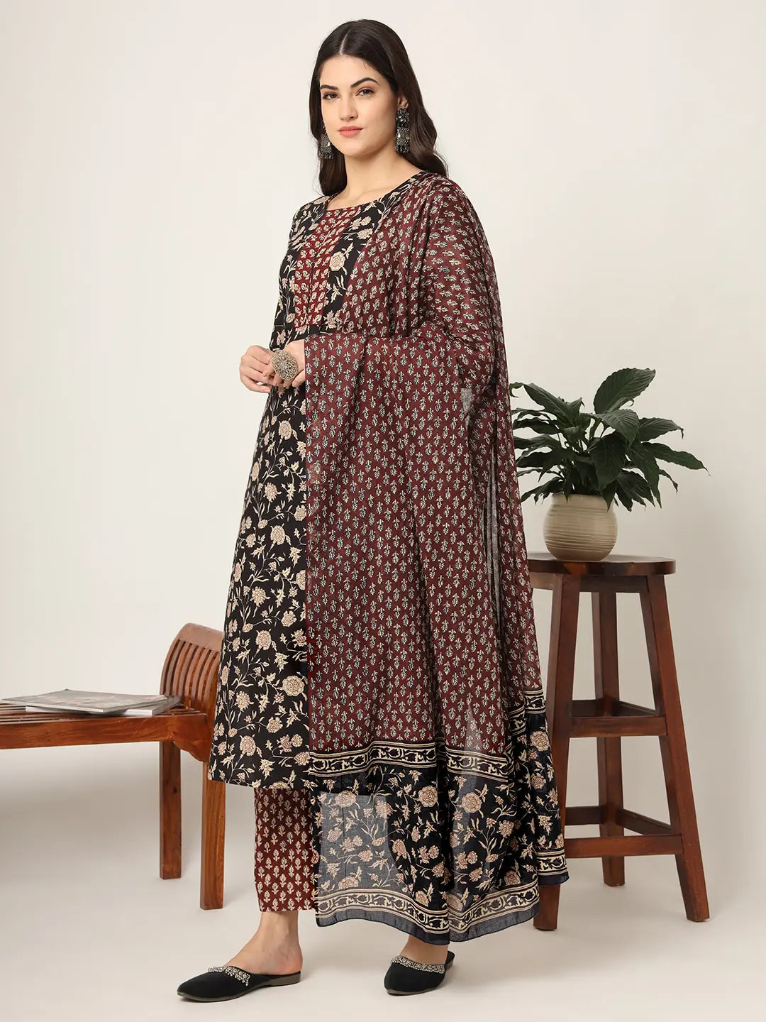 Yufta Piping On Yoke Floral Print Black Cotton Kurta Set With Dupatta Set - Distacart