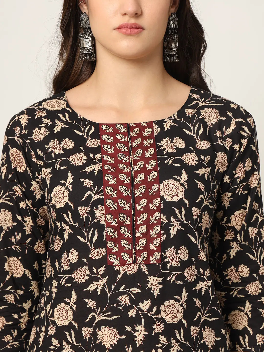 Yufta Piping On Yoke Floral Print Black Cotton Kurta Set With Dupatta Set
