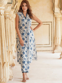 Thumbnail for Kalini Floral Printed Straight Pure Cotton Kurta With Trousers - Distacart
