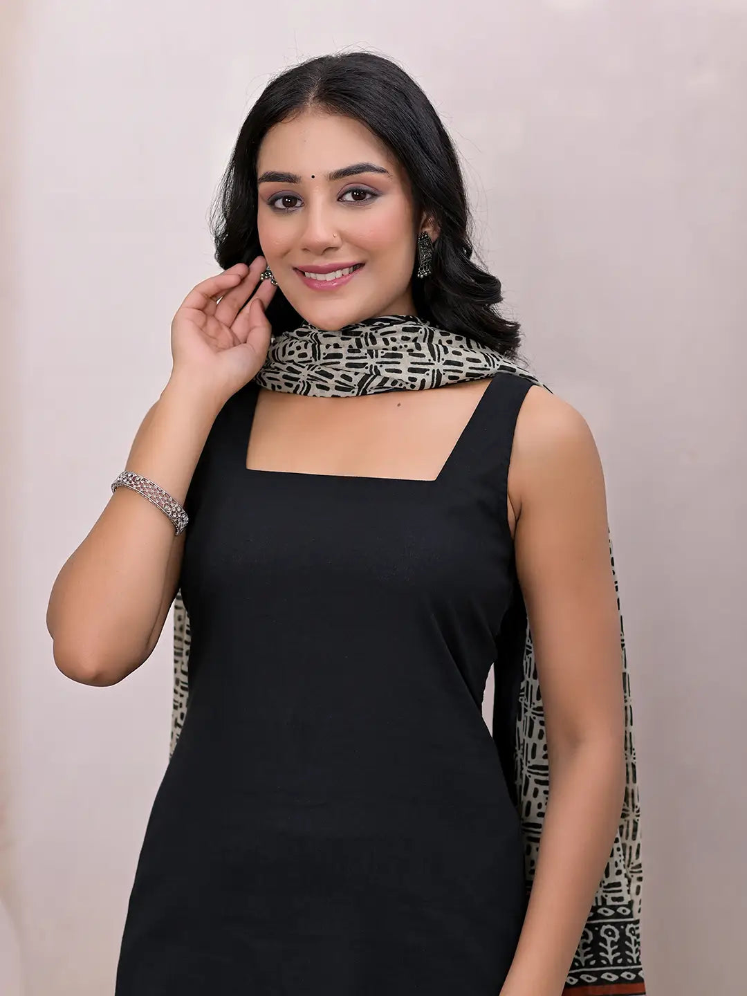 Yufta Black & Beige Pure Cotton Straight Kurta Dupatta Set - Distacart