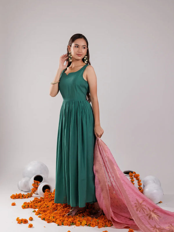 Yufta Green Solid Silk Blend Anarkali Kurta Trouser & Dupatta