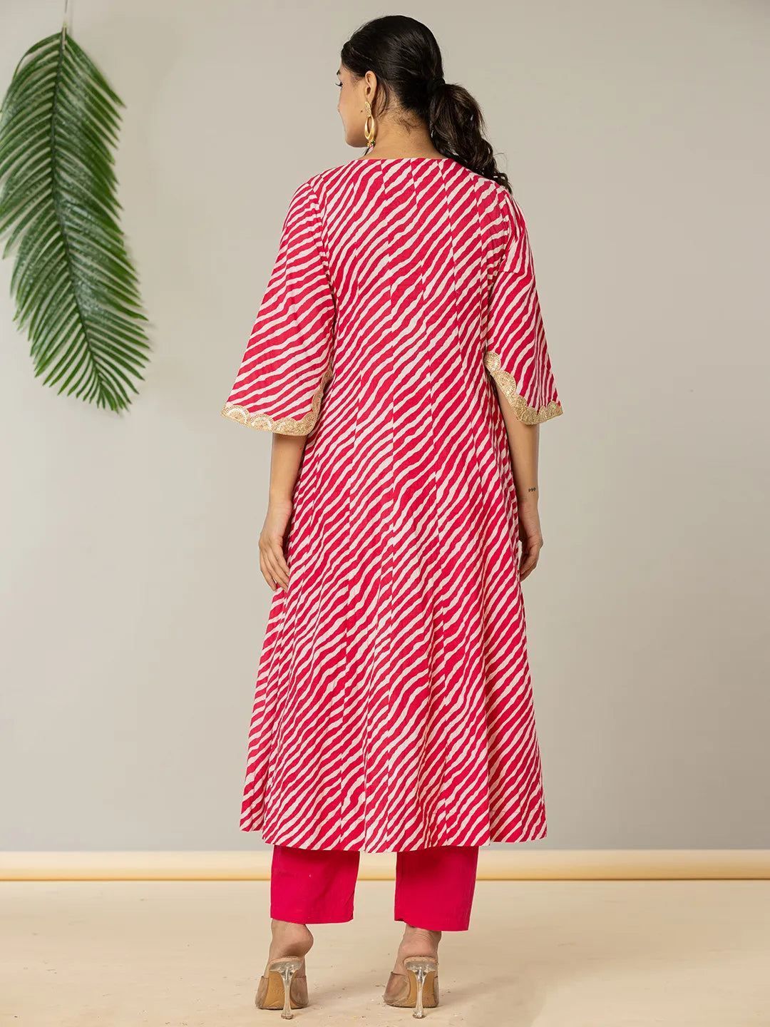 Yufta Cotton Leheriya Hot Pink Kurta Dupatta Pant Set