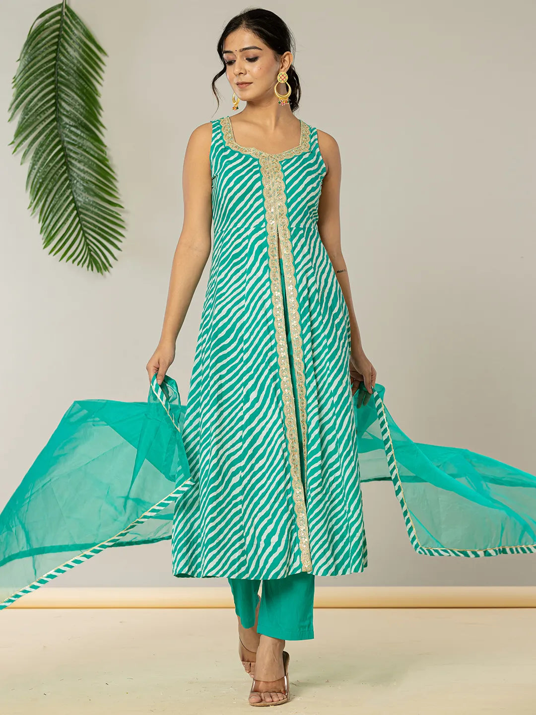 Yufta Cotton Leheriya Kurta Dupatta Pant Set