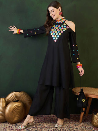 Sangria Embroidered Halter Neck Kurta & Palazzo With Bag