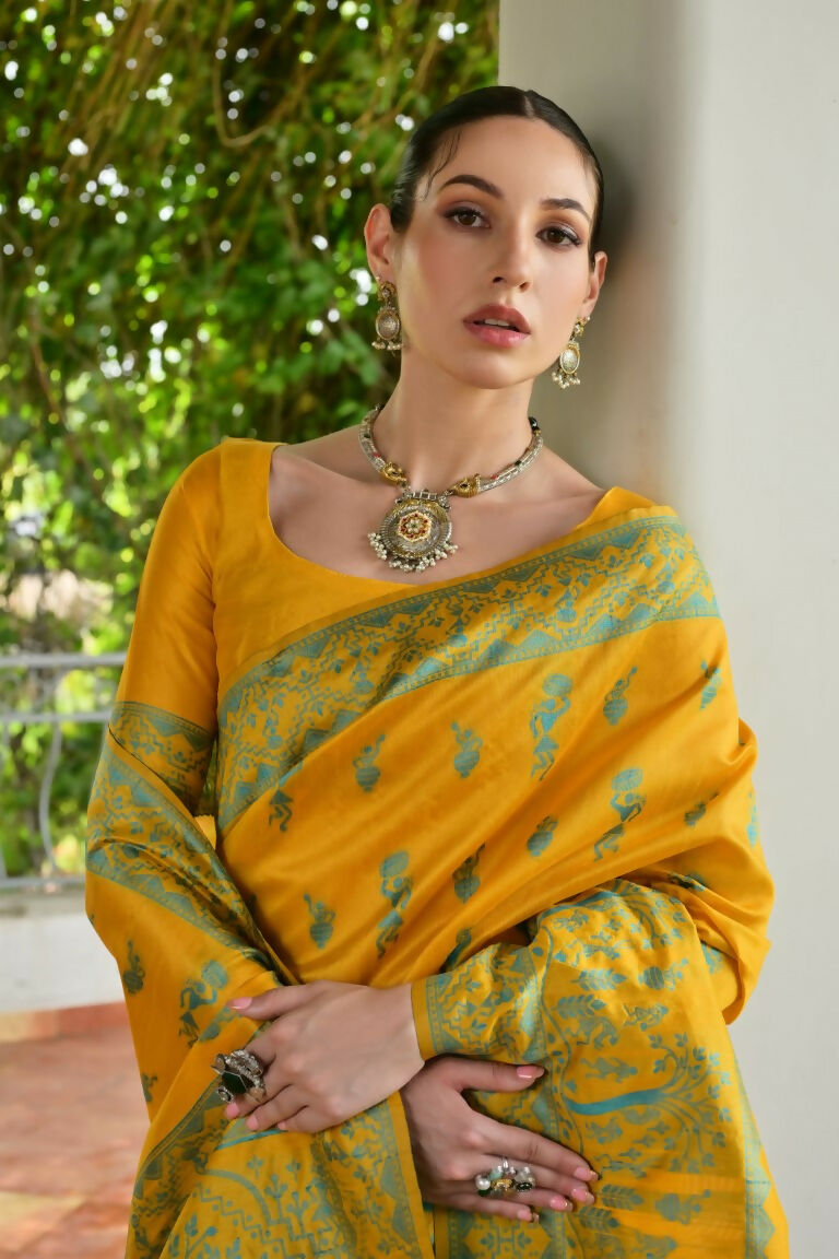 Vishnu Weaves Women's Yellow Handloom Raw Silk Thread Weaving Saree with Blouse