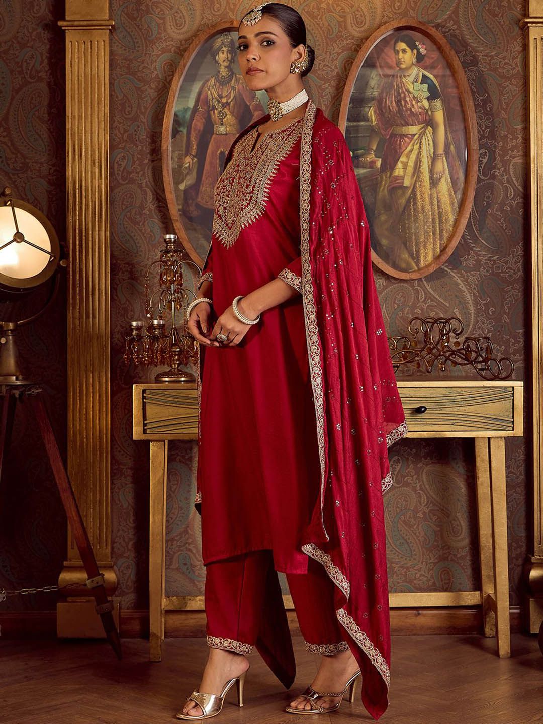 Indo Era Ethnic Floral Embroidered Zari Work Detail Regular Sleeves Round Neck Kurta Set