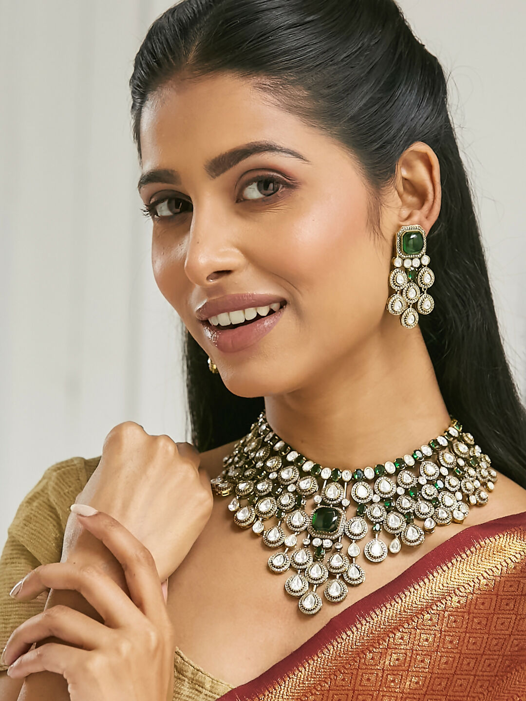 Nuyug Ethereal Kundan Necklace Set