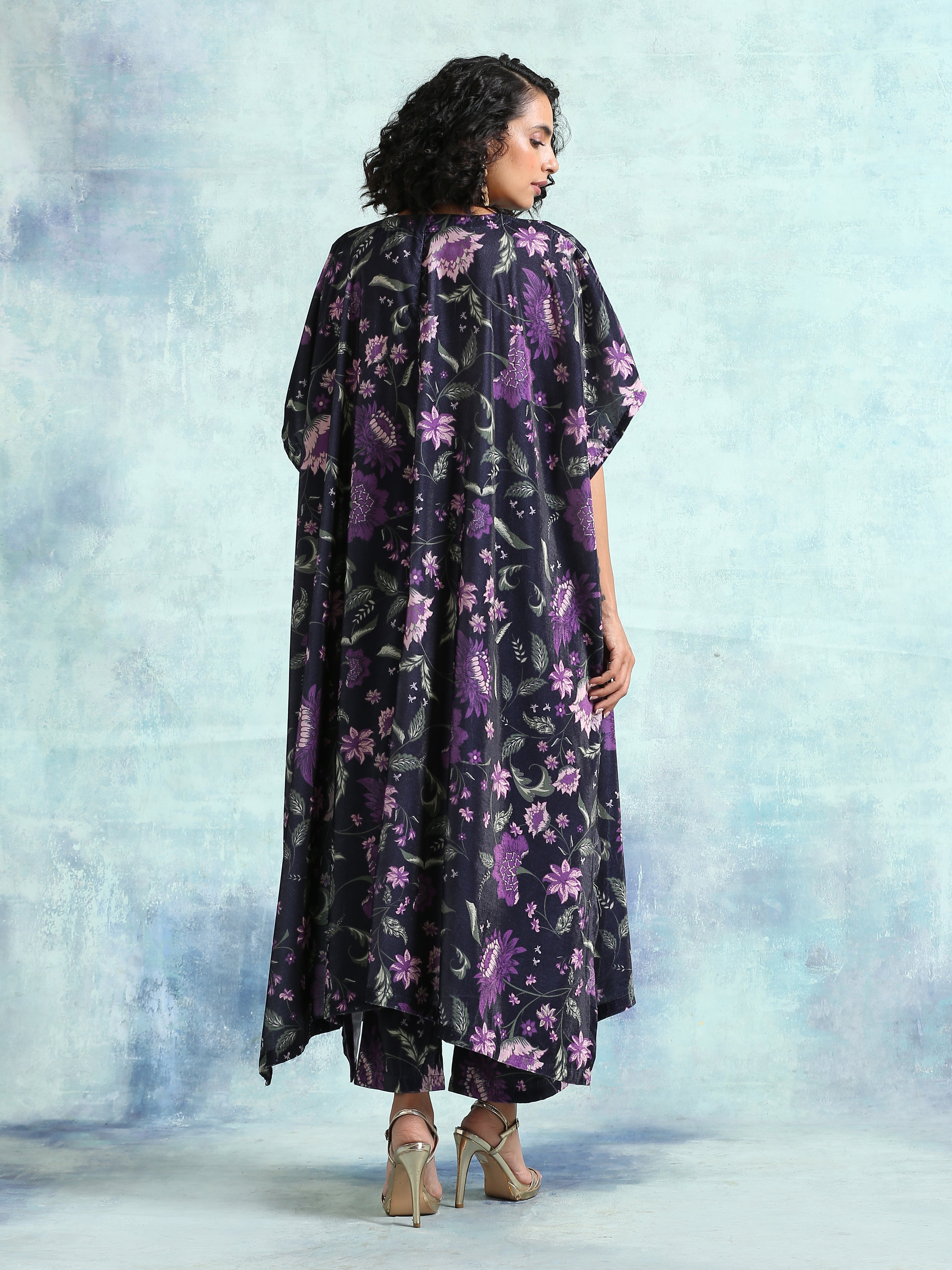 trueBrowns Black Printed Velvet Kaftan Kurta - Distacart