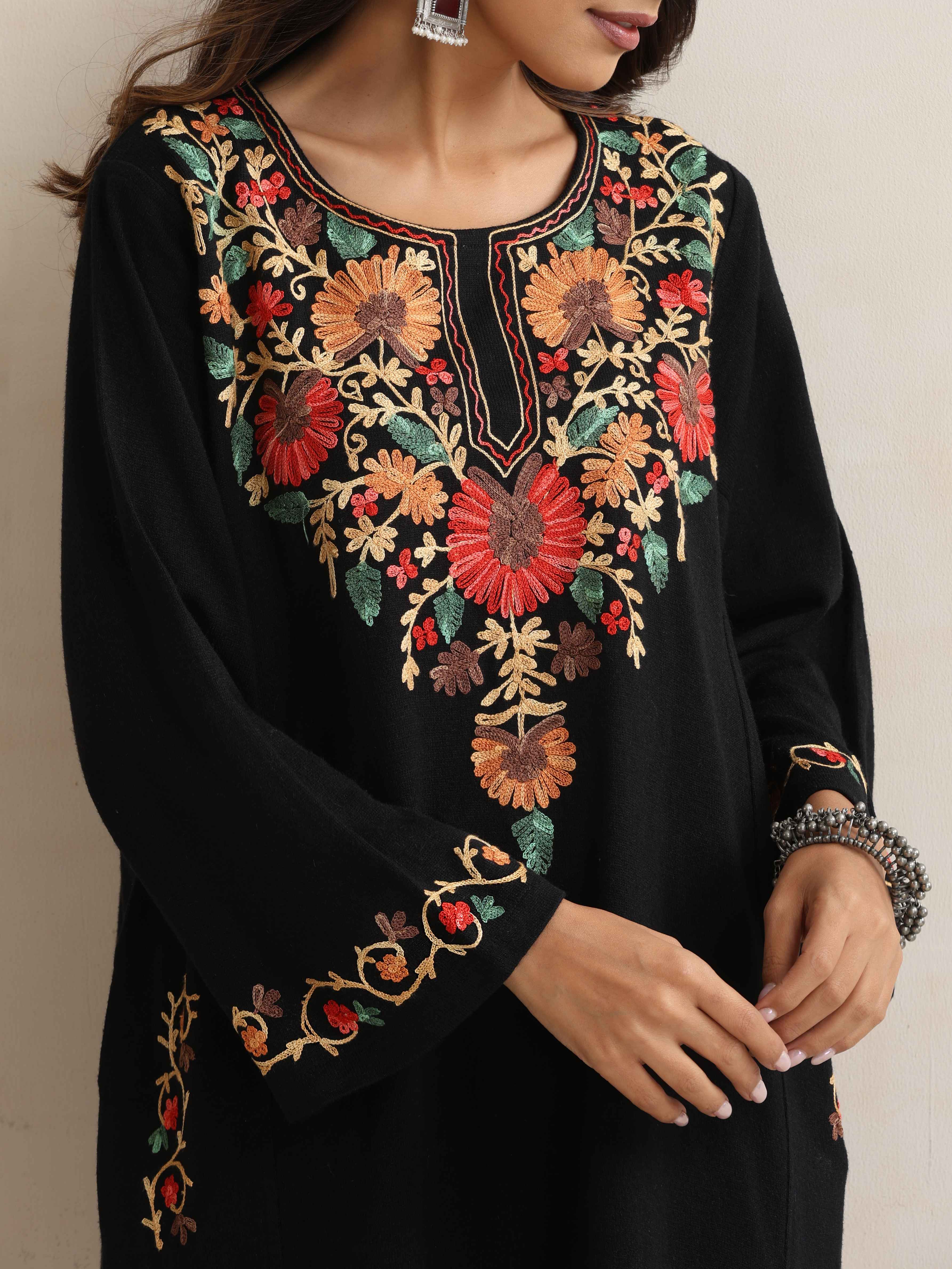 trueBrowns Black Kashmiri Floral Embroidered Woollen Phiran Kurta - Distacart