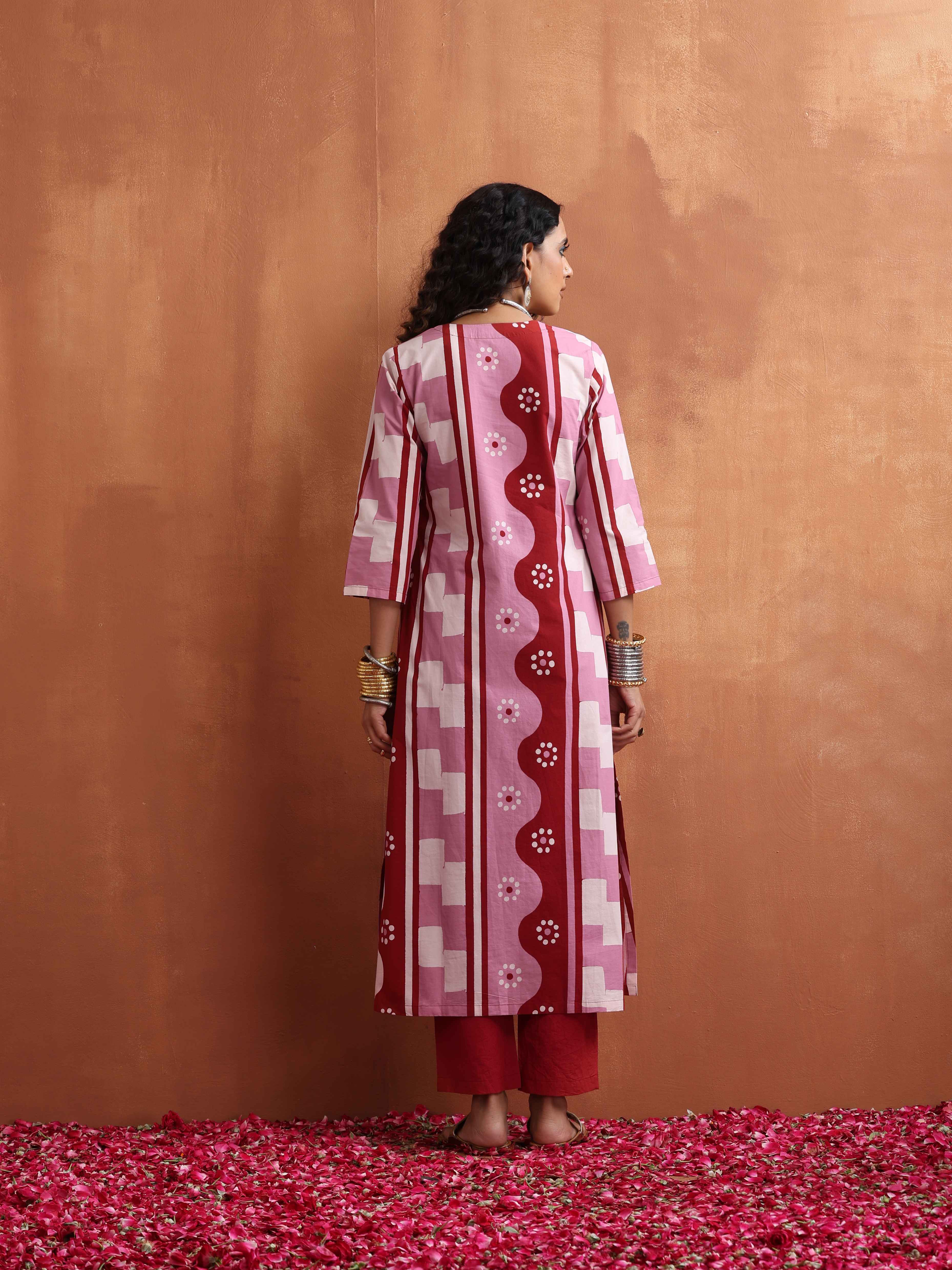 trueBrowns Pink Abstract Print High Slit Kurta Set - Distacart
