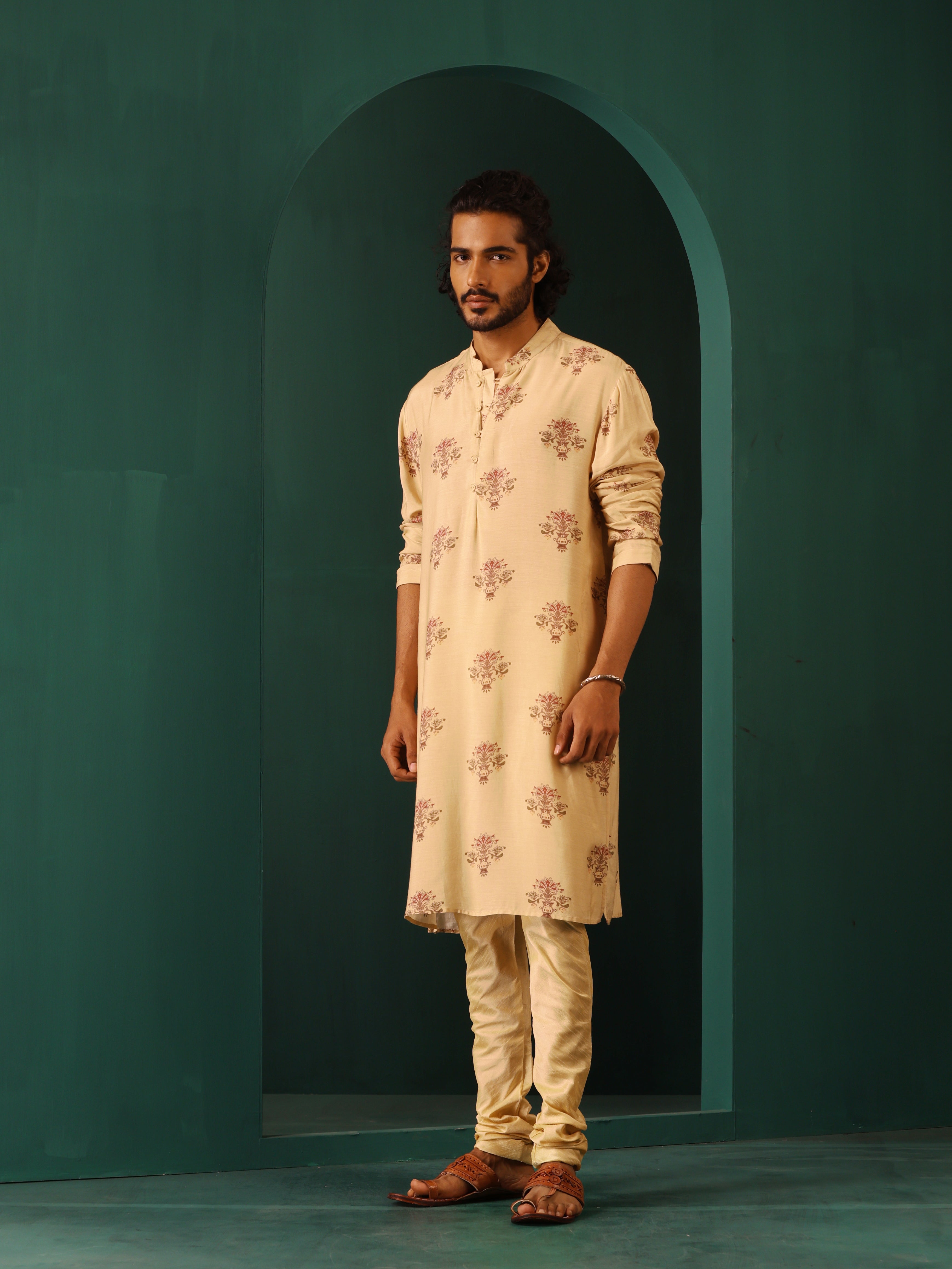 trueBrowns Men's Beige Floral Bunch Muslin Silk Printed Long Kurta - Distacart