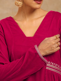 Thumbnail for trueBrowns Rani Pink Velvet Embroidered Kurta - Distacart