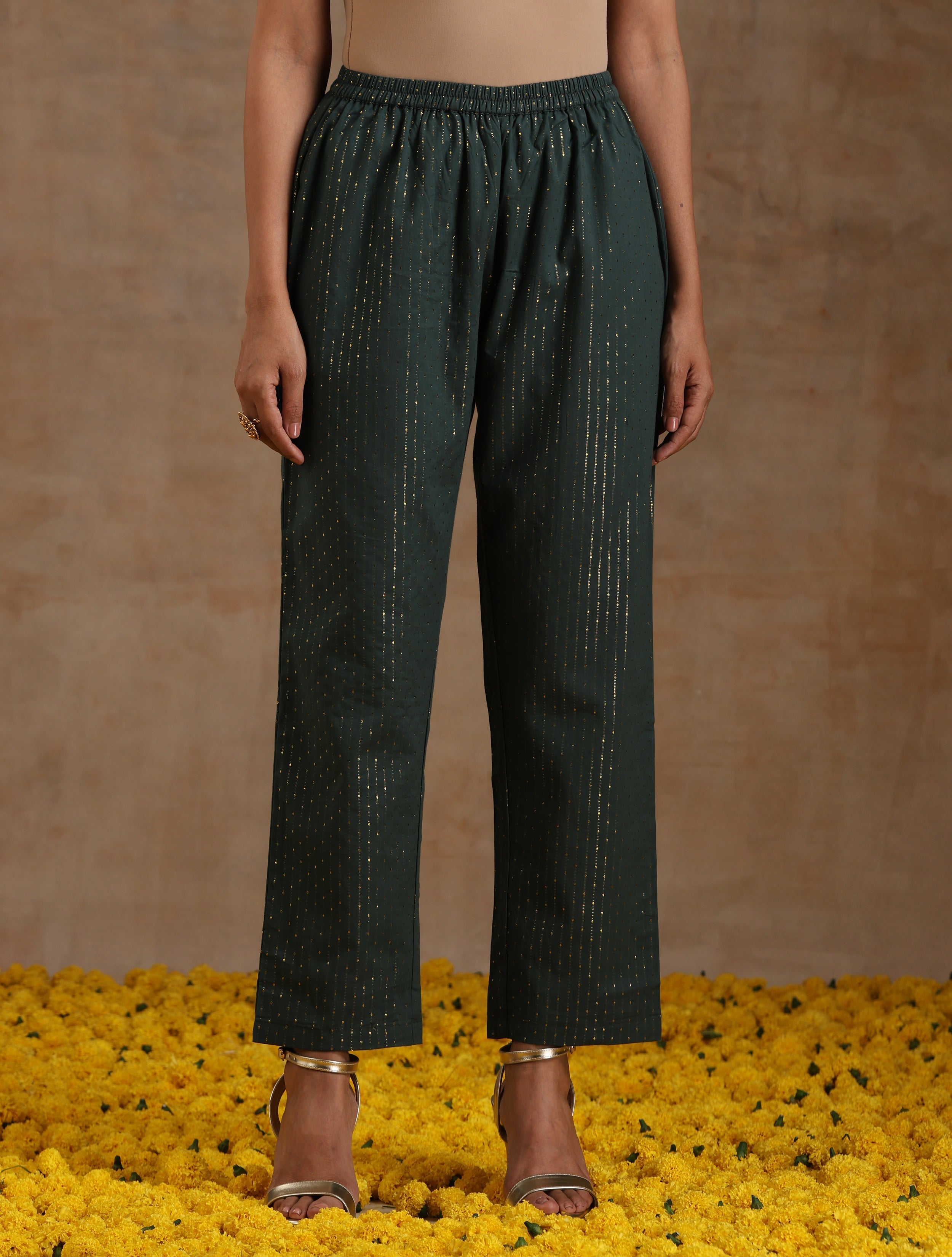 trueBrowns Dark Green Gold Cotton Yoke Kurta Set - Distacart