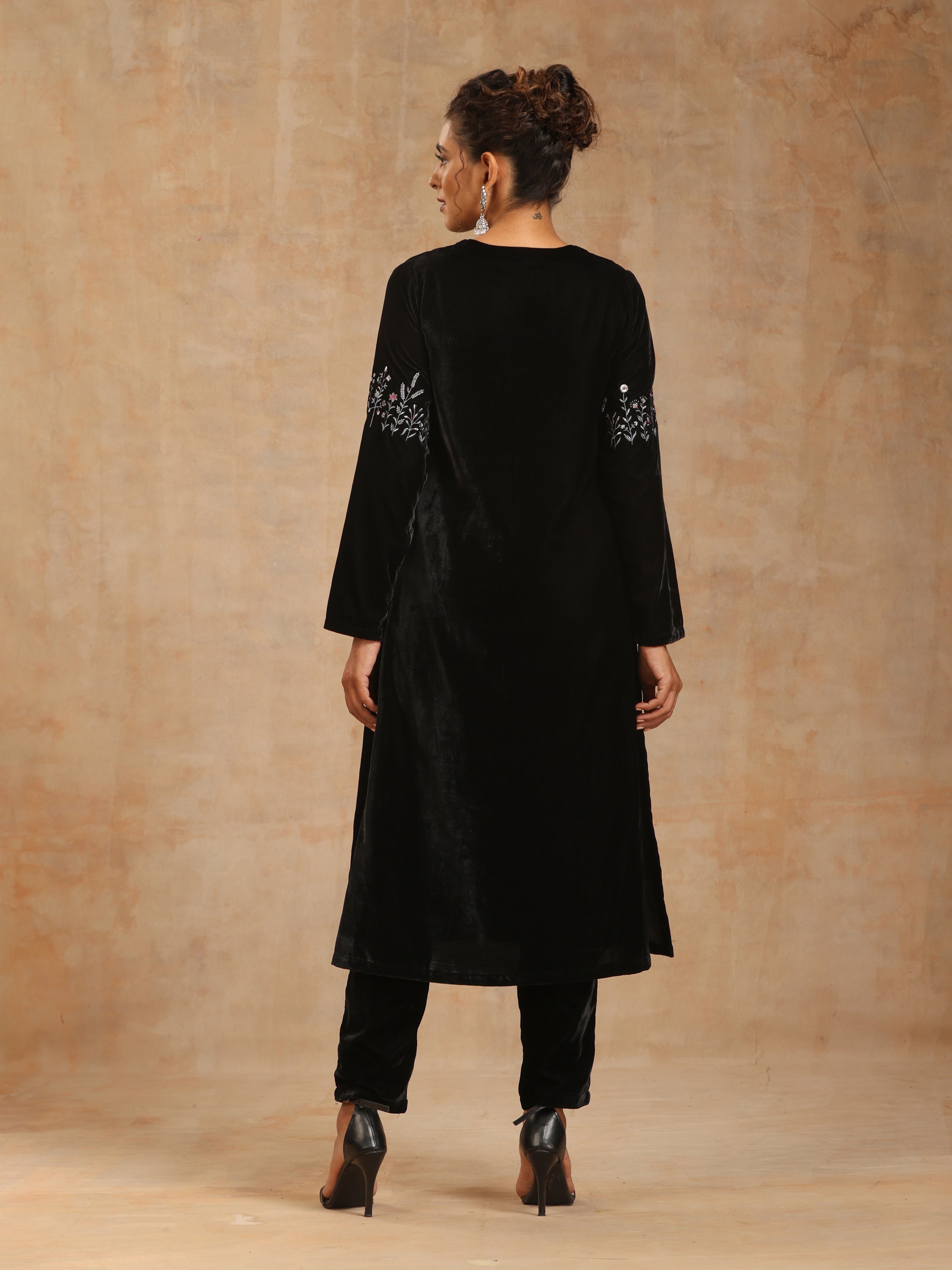trueBrowns Black Velvet Sleeve Embroidered Kurta - Distacart