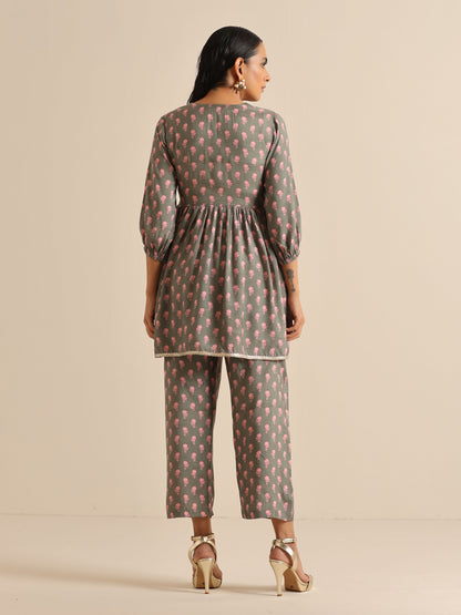 trueBrowns Grey Floral Silk Printed Co-Ord Set - Distacart