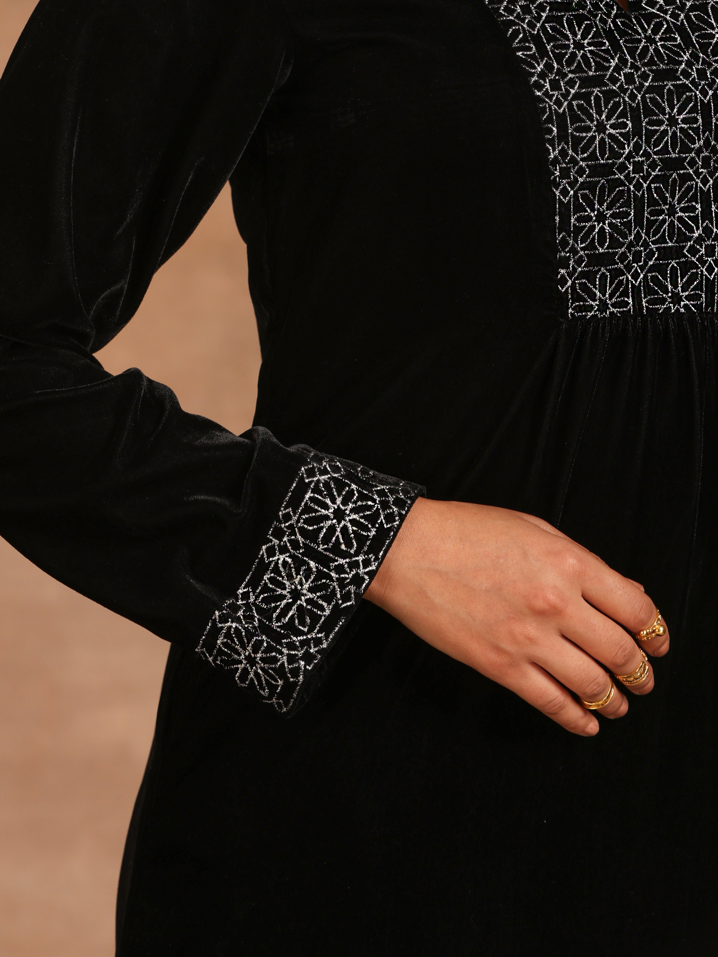 trueBrowns Black Velvet Embroidered Kurta - Distacart