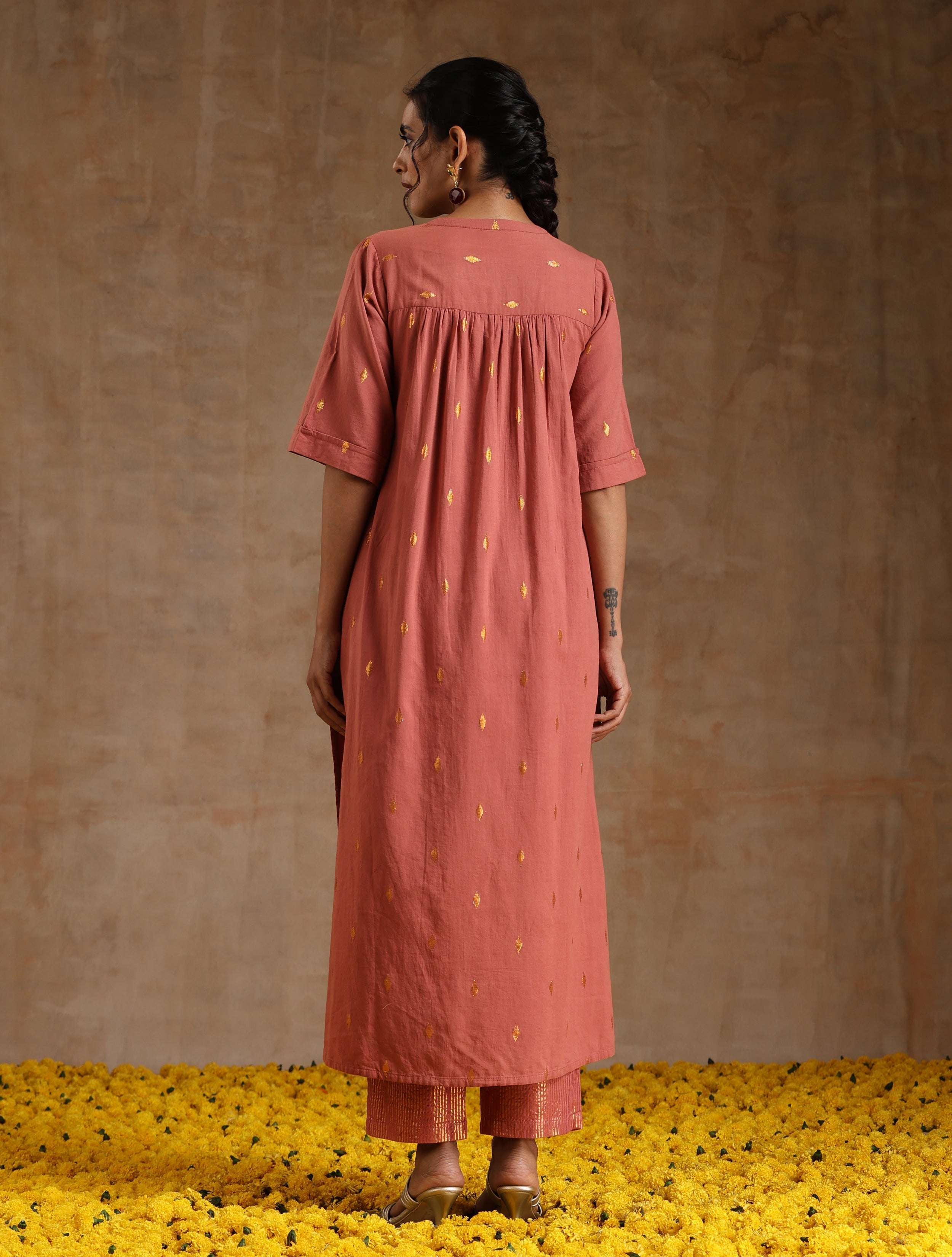 trueBrowns Blush Gold Cotton Relaxed High-Low Kurta Set - Distacart