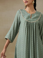 Thumbnail for trueBrowns Light Green Bandhani Printed Silk Yoke Kurta Pant Set - Distacart