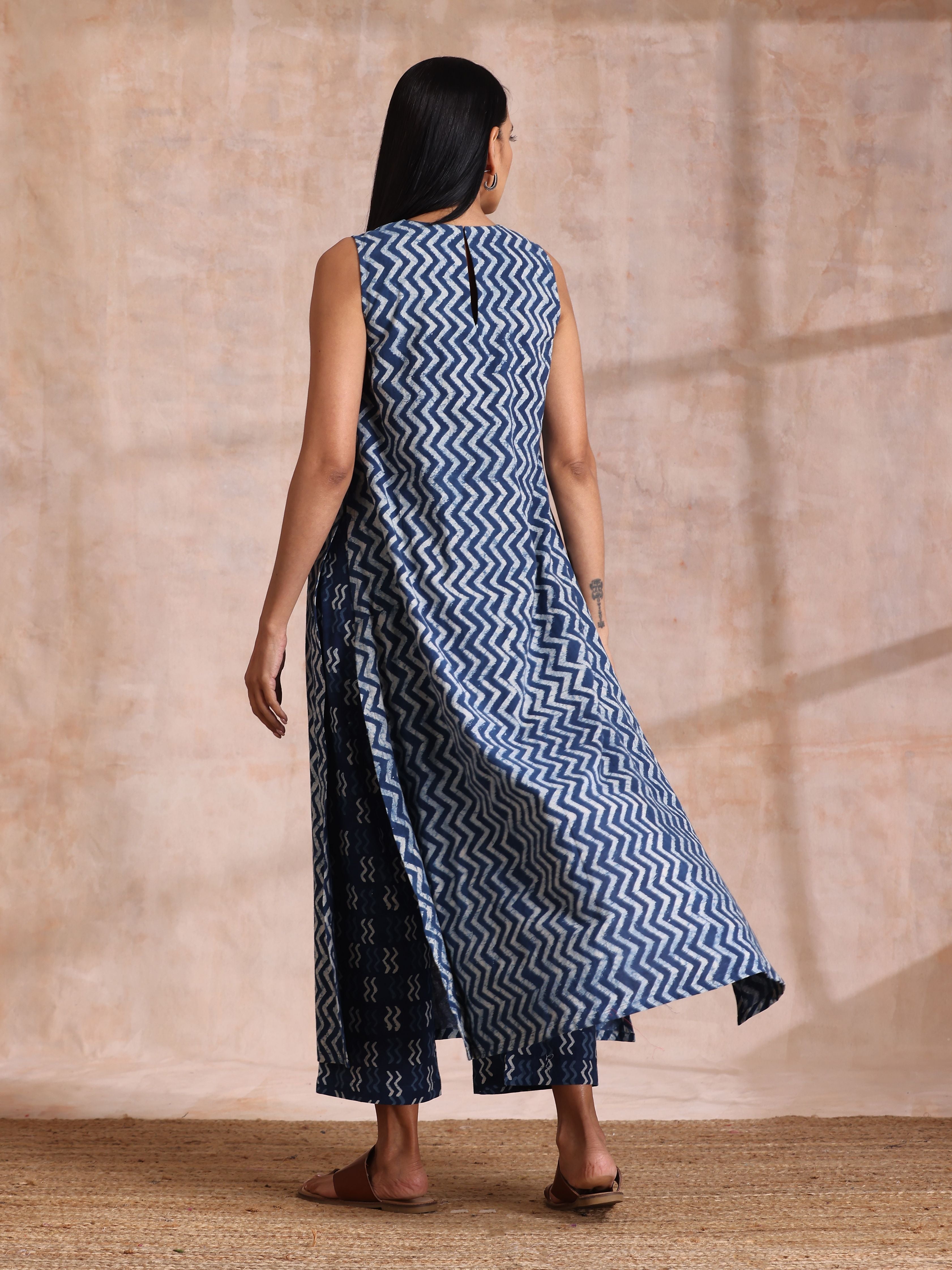 trueBrowns Indigo Dabu Zig-Zag Lines Print Cotton Sleeveless Kurta Pant Set - Distacart
