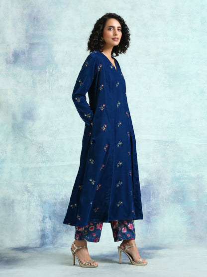 trueBrowns Blue Embroidered Velvet High Slit Kurta - Distacart