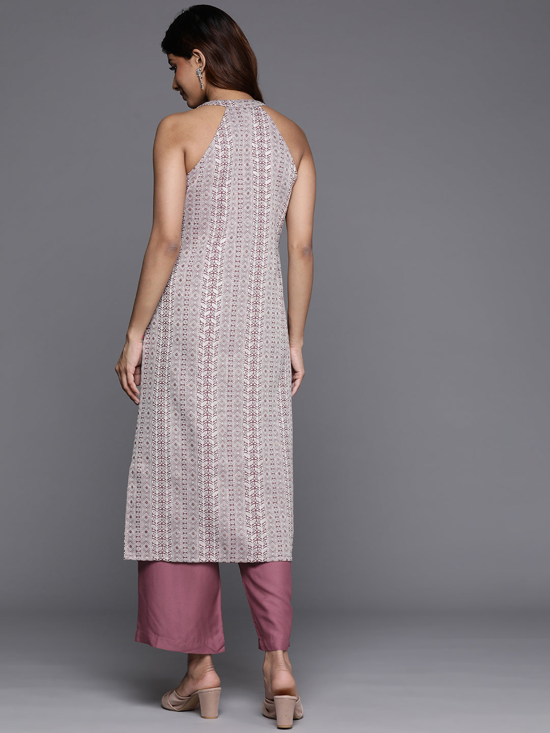 Varanga Women Mauve Woven Design Sleeveless Kurta, Paired With Solid Bottom