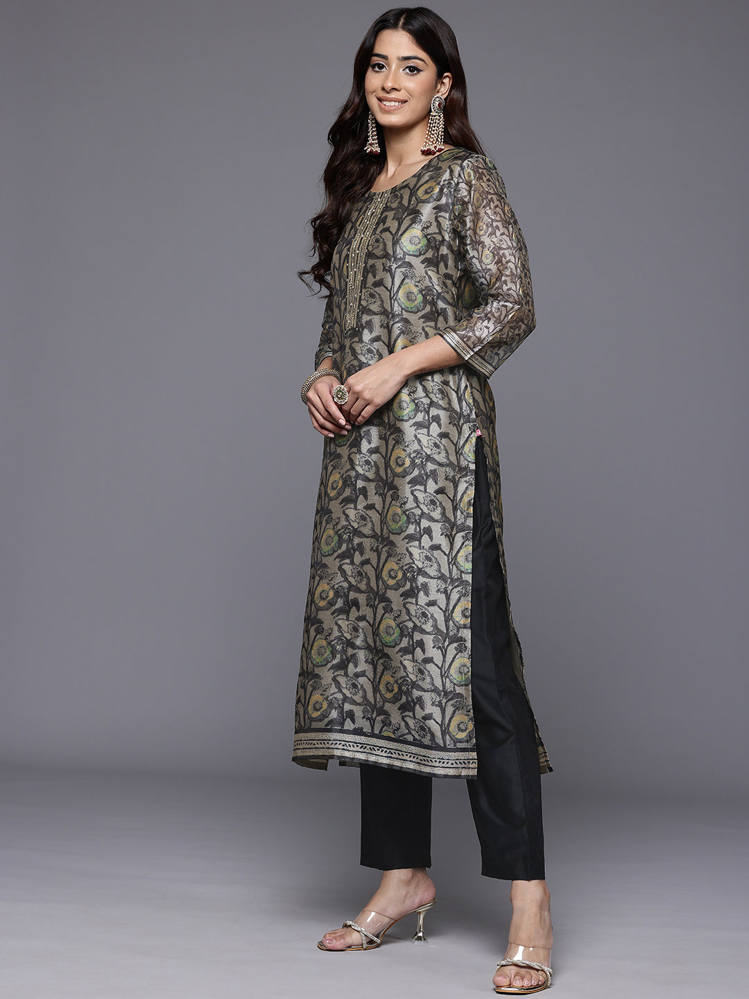 Varanga Women Grey Floral Printed Round Neck Straight Kurta Paired With Bottom And Printed Dupatta - Distacart