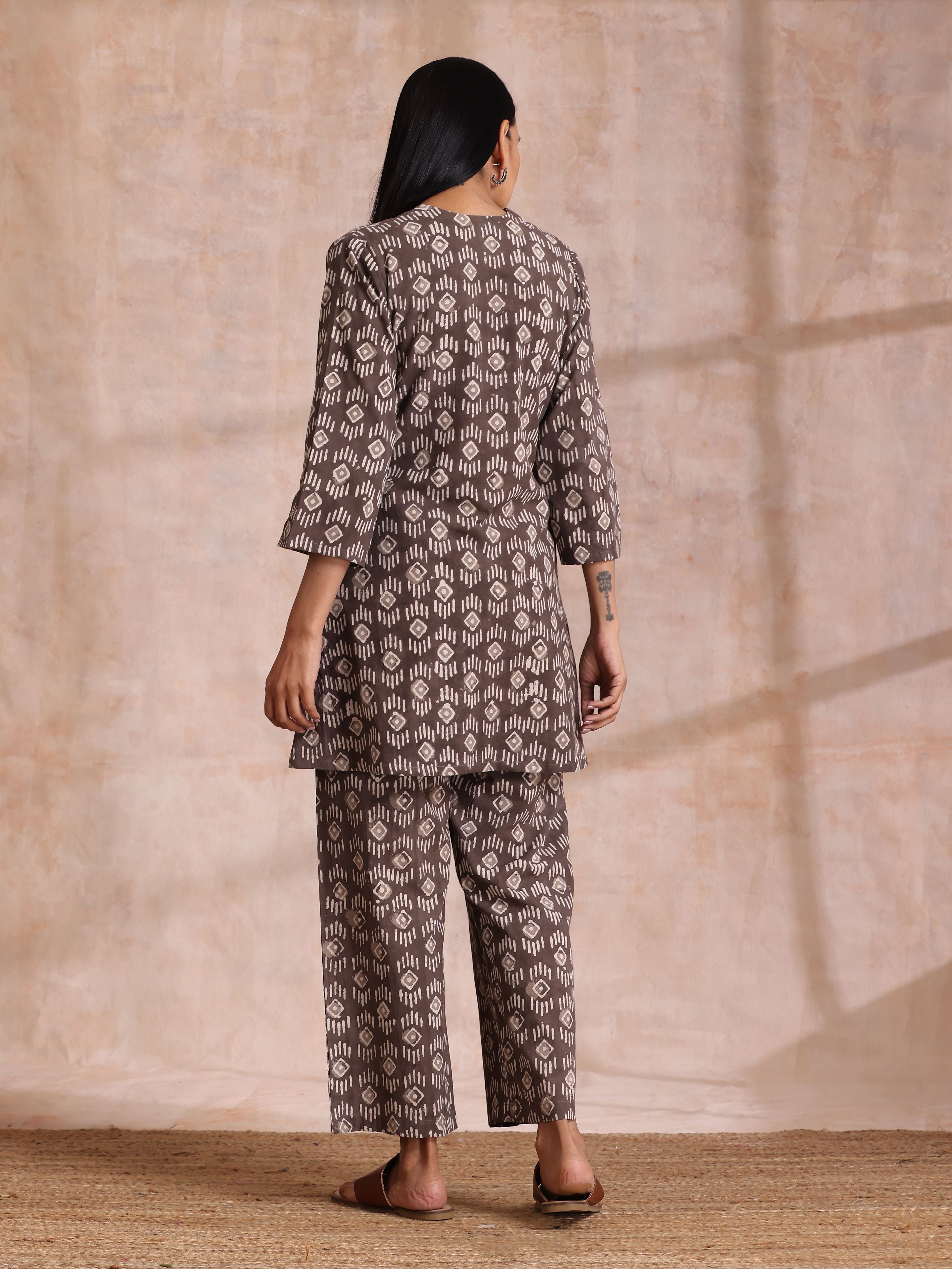trueBrowns Clay Dabu Geometric Print Cotton Pleated Co-Ord Set - Distacart