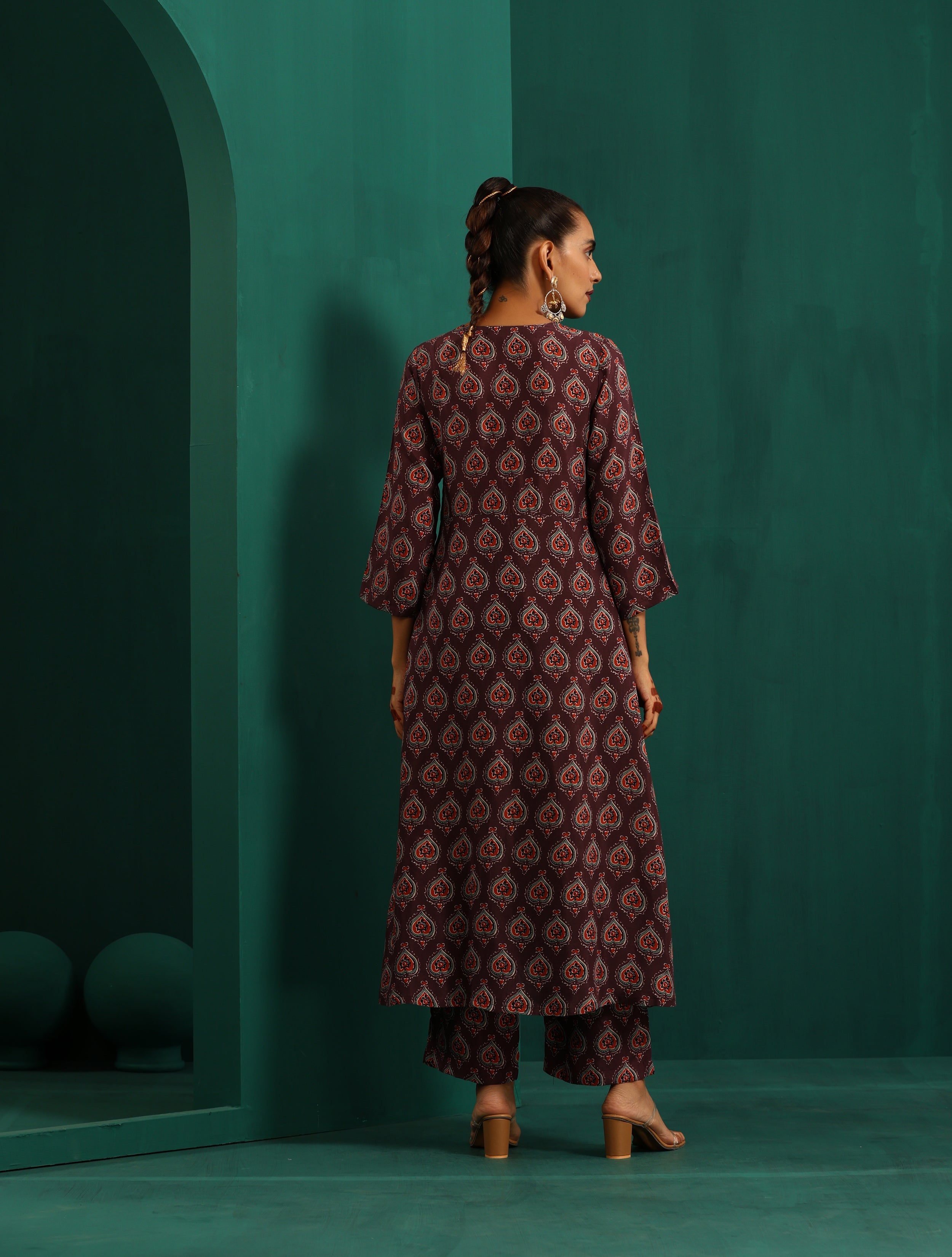 trueBrowns Deep Purple Paan Muslin Silk Printed Front Slit Kurta Pant Set - Distacart