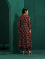 Thumbnail for trueBrowns Deep Purple Paan Muslin Silk Printed Front Slit Kurta Pant Set - Distacart