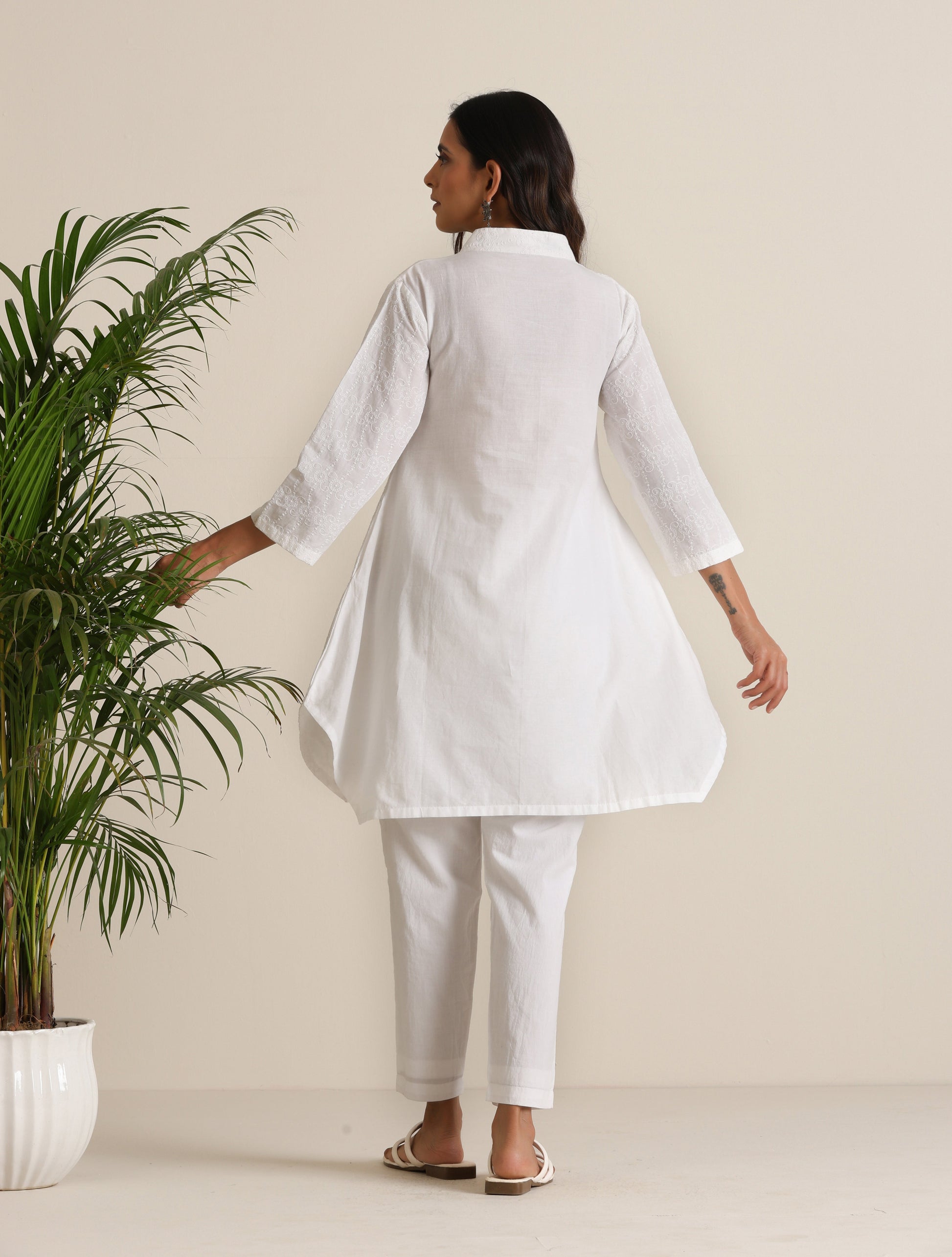 trueBrowns White Cotton Embroidered Co-ord Set - Distacart