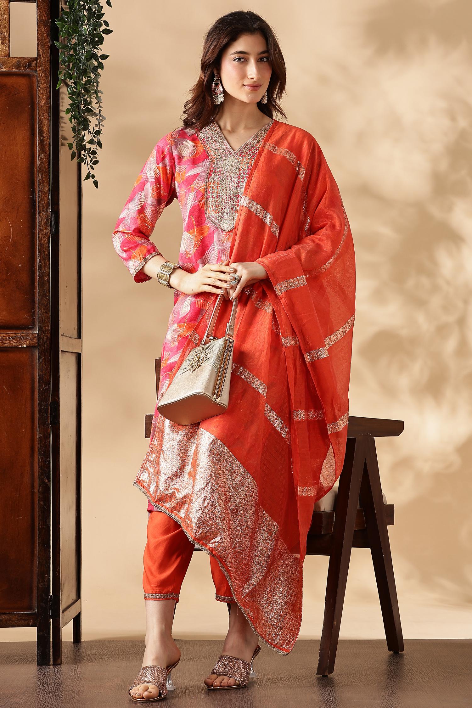 BulBul Darshita Fuschia Rayon Kurta Set with Dupatta