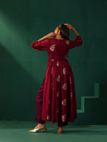 Thumbnail for trueBrowns Maroon Floral Viscose Silk V-Neck Waist Gathered Kurta Pant Set - Distacart