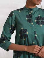 Thumbnail for trueBrowns Green Cotton Print Front Slit Kurta Set