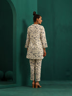 Thumbnail for trueBrowns Blue Floral Cotton Printed Relaxed Co-ord Set - Distacart