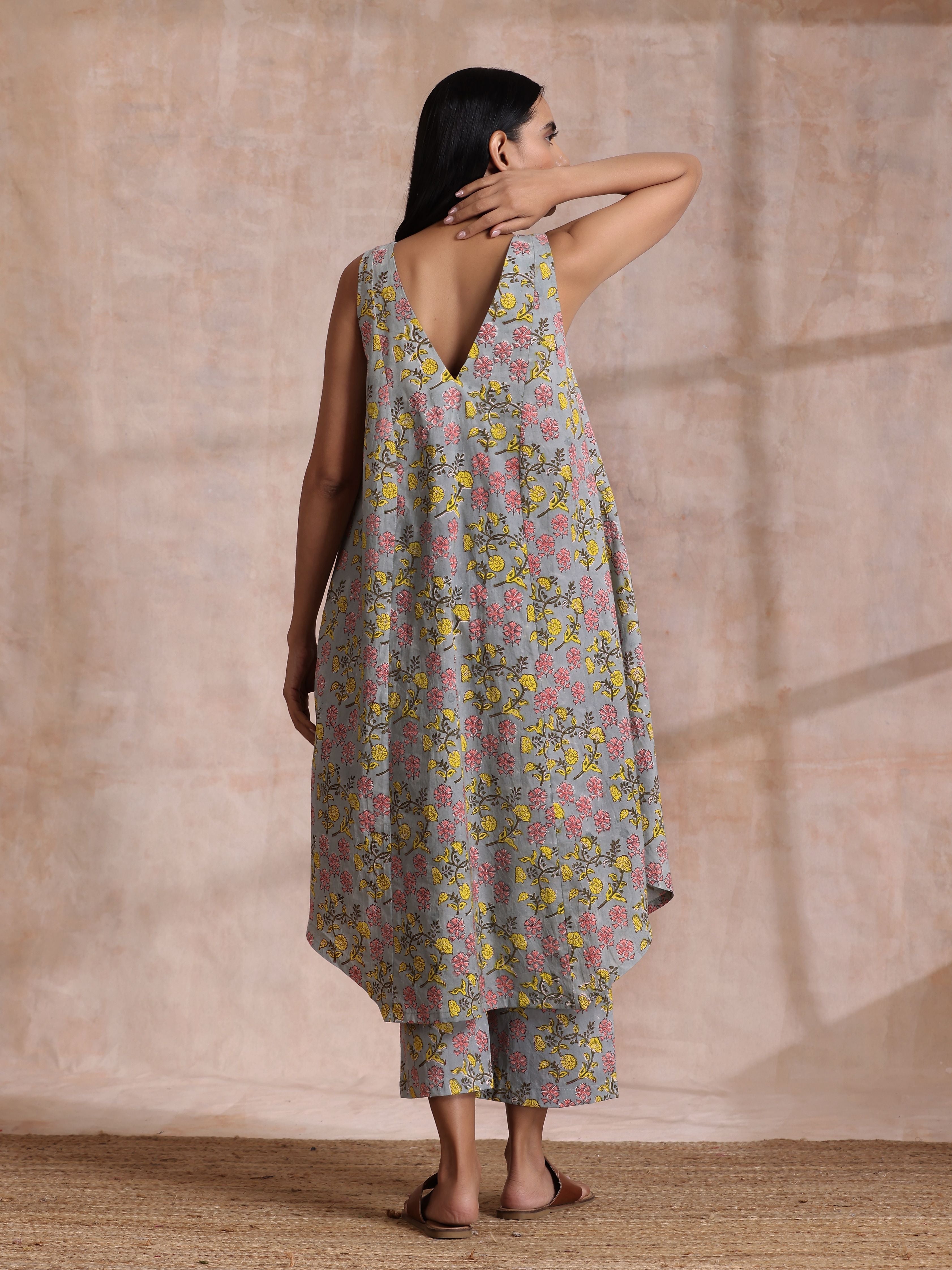 trueBrowns Grey Overall Floral Block Print Cotton Sleeveless Flared Kurta Pant Set - Distacart