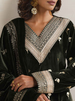 Thumbnail for trueBrowns Green Velvet Floral Embroidered Kurta Pant Dupatta Set - Distacart