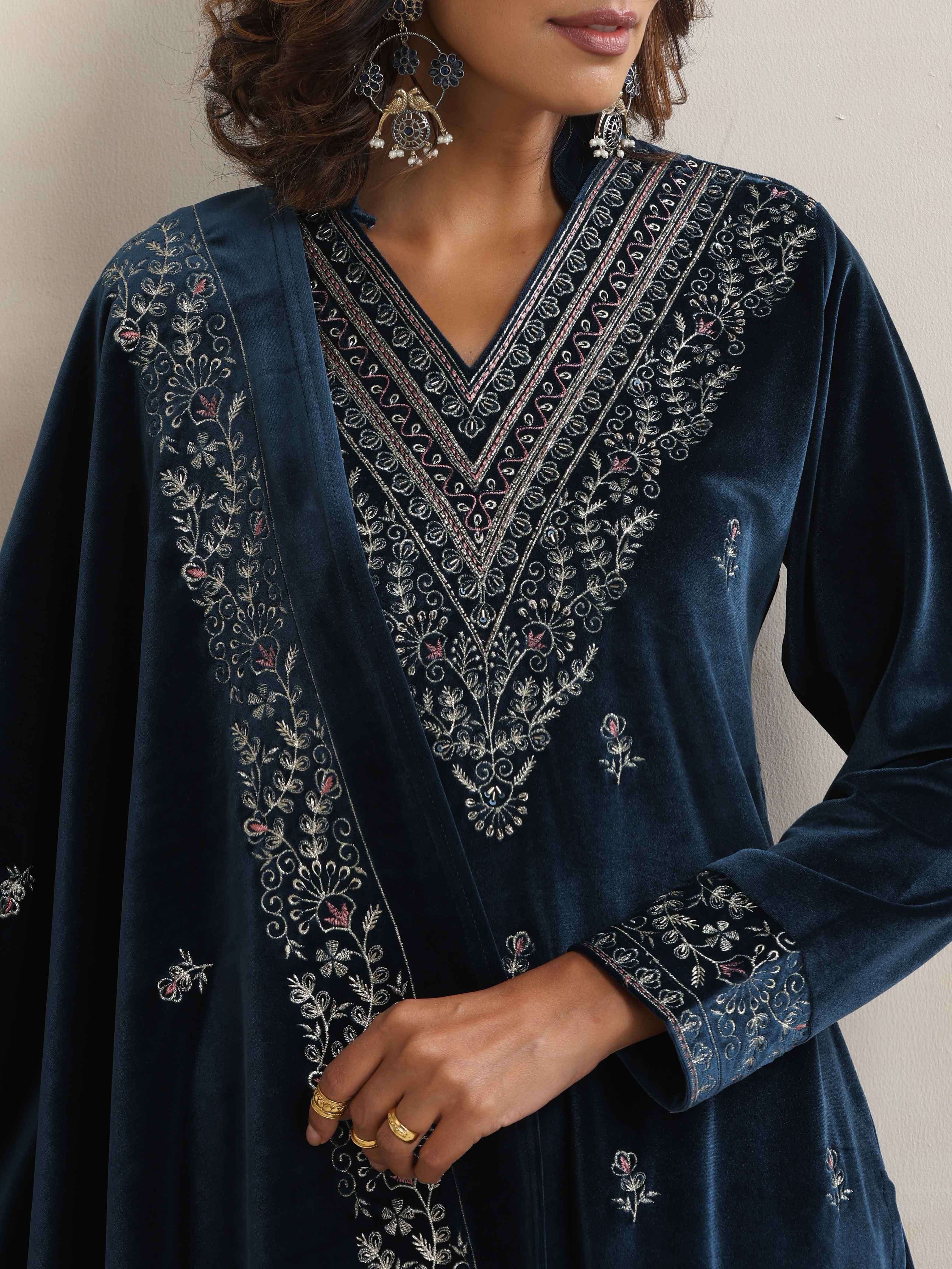trueBrowns Blue Velvet Embroidered Kurta Pant Dupatta Set - Distacart