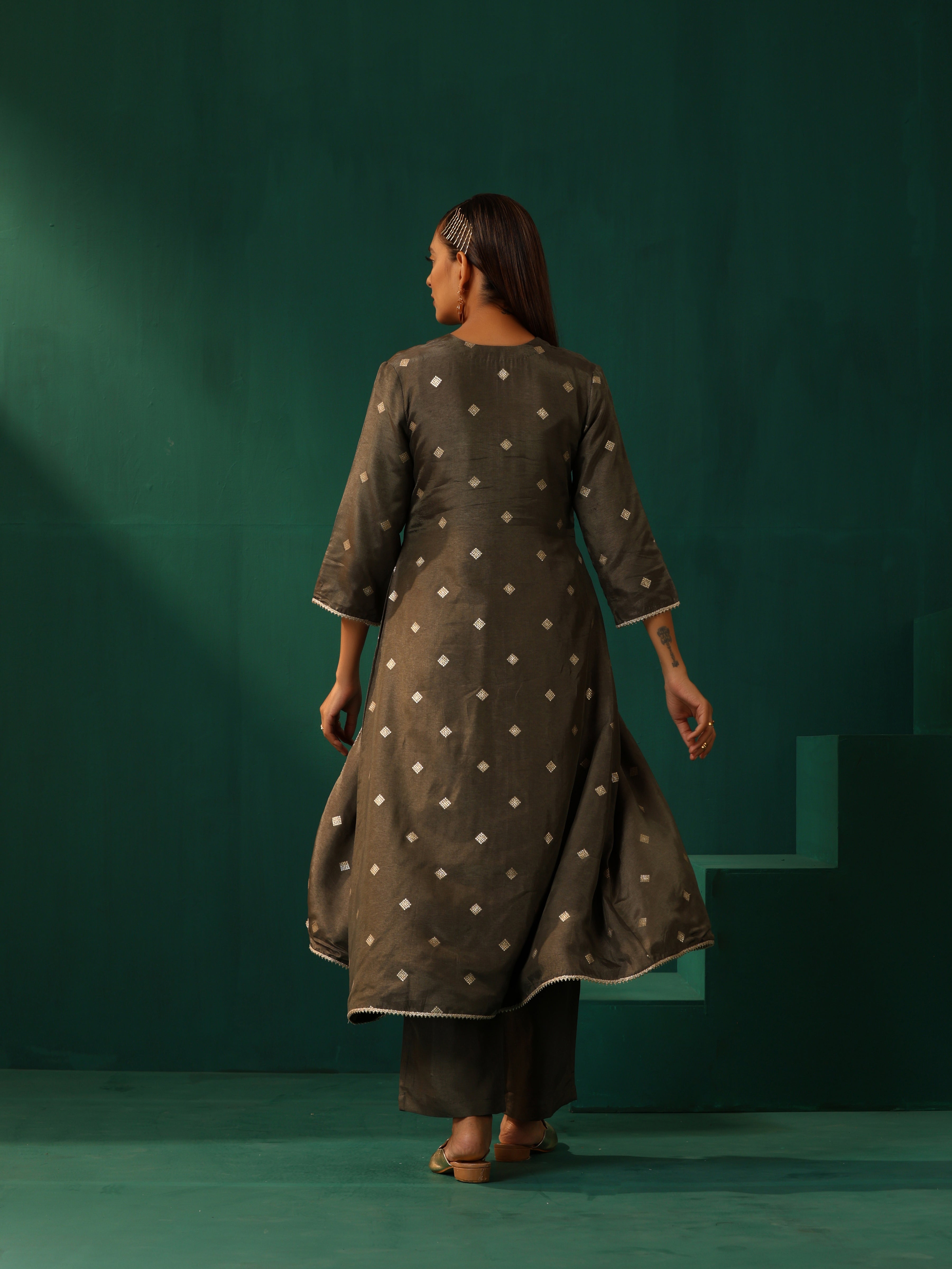 trueBrowns Grey Diamond Viscose Silk Front Slit Kurta Pant Set - Distacart
