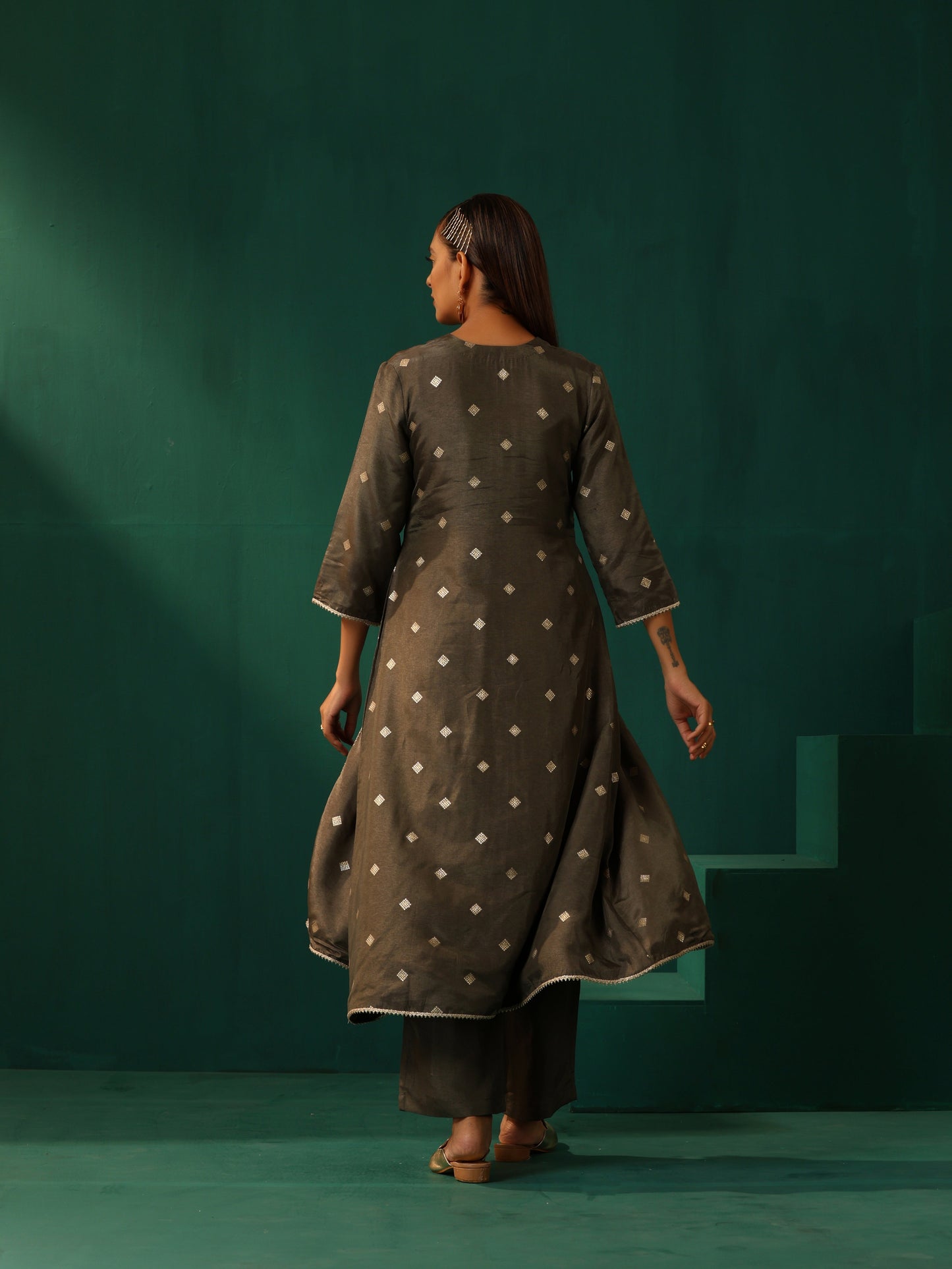 trueBrowns Grey Diamond Viscose Silk Front Slit Kurta Pant Set - Distacart