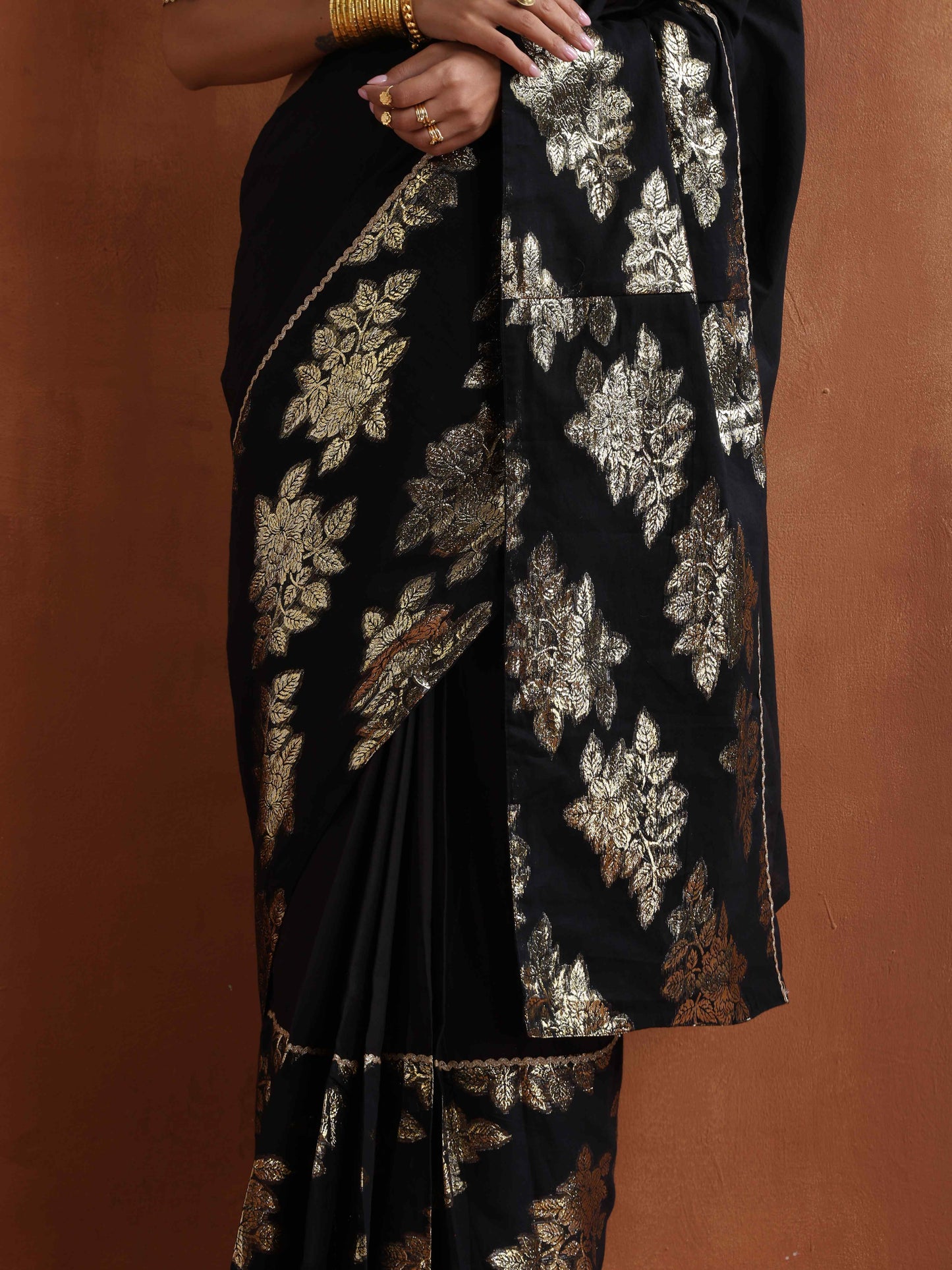 trueBrowns Black Metallic Ready To Wear Saree - Distacart