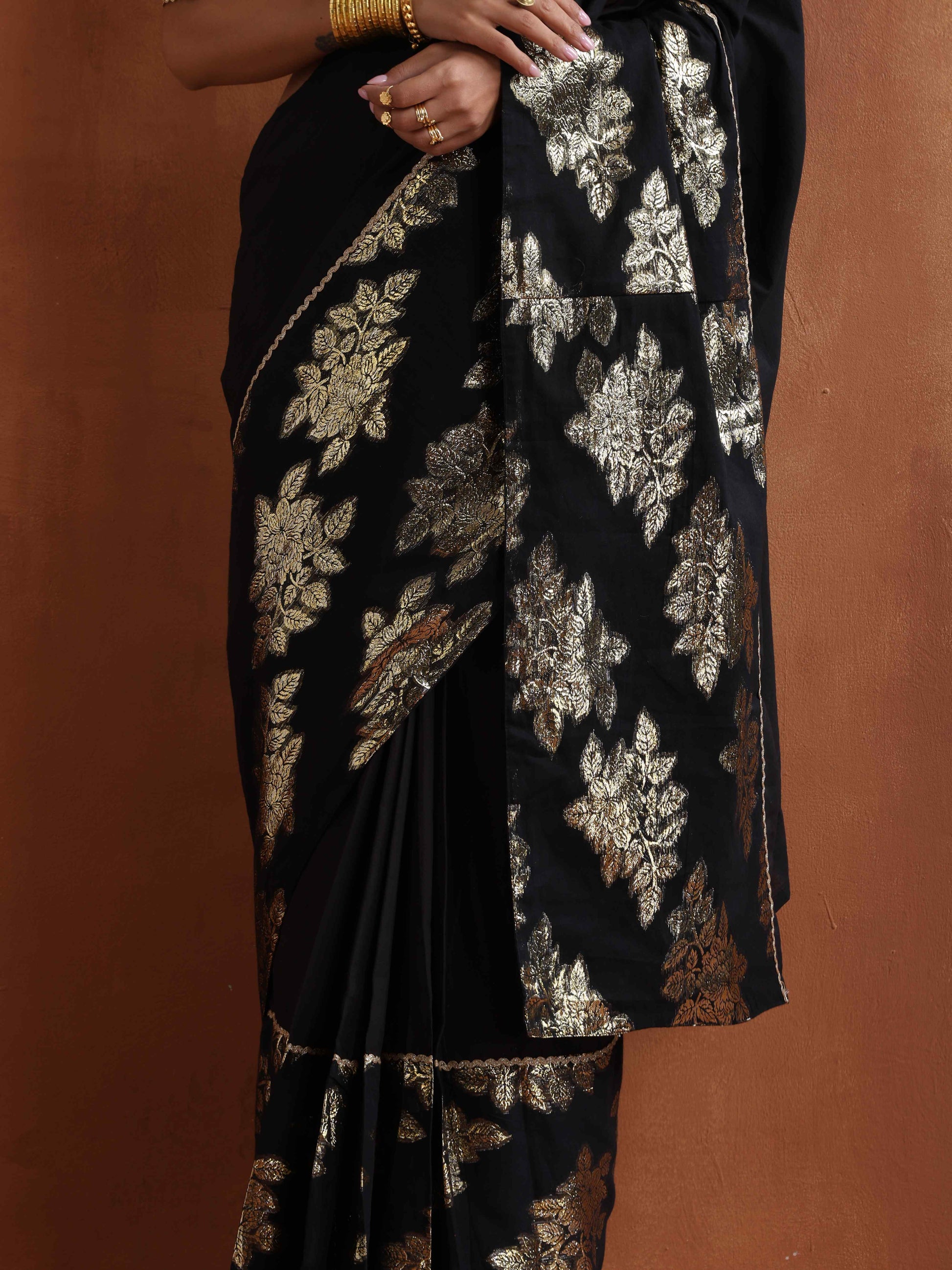 trueBrowns Black Metallic Ready To Wear Saree - Distacart